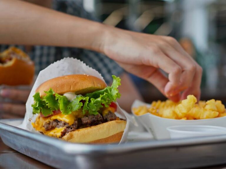 How Do I Choose the Best Places to Get Lunch Near Me?