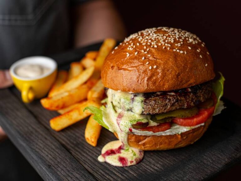 Lunch Near Me: Who Serves a Variety of Wholesome Food in Metro Detroit?