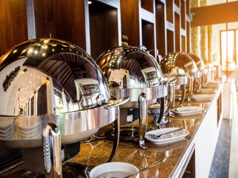 How Can Our Famous Hamburger Bar Catering Impress Your Guests?